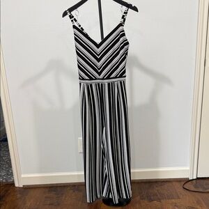 Universal Thread Black and White Striped Garment